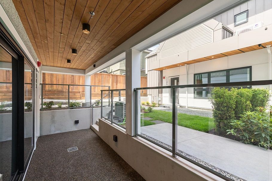 1143 W 33rd Avenue Vancouver, BC - 17