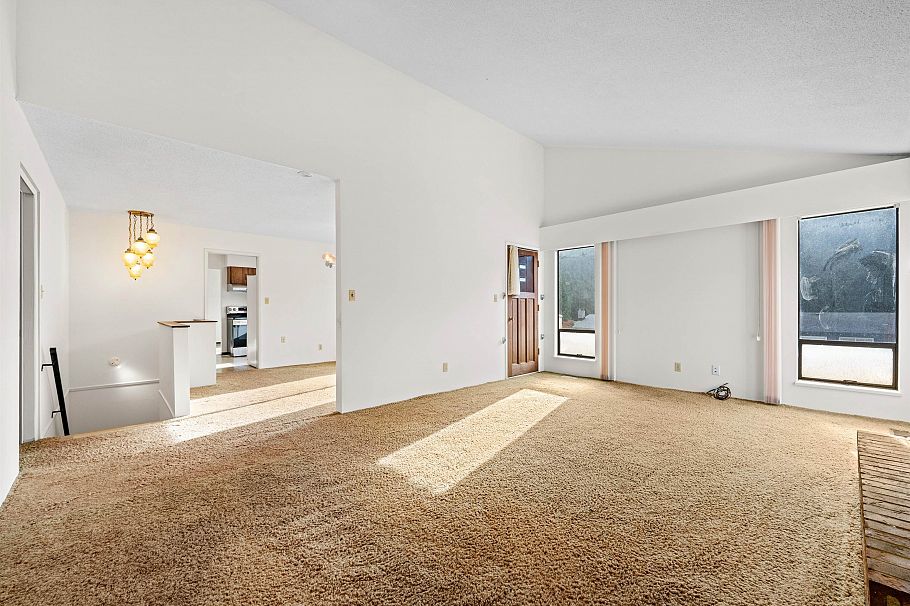 1006 Hendecourt Road North Vancouver, BC - 12