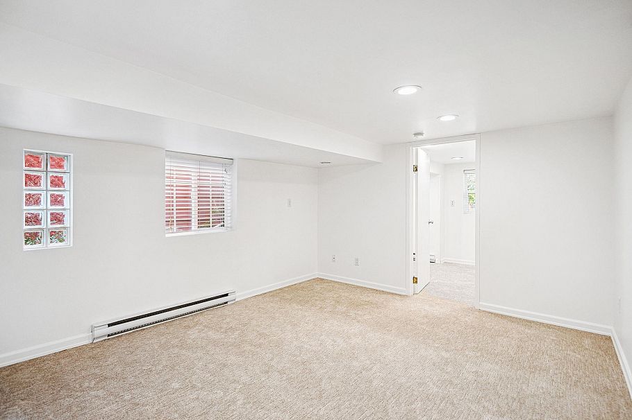 4533 W 8th Avenue Vancouver, BC - 18