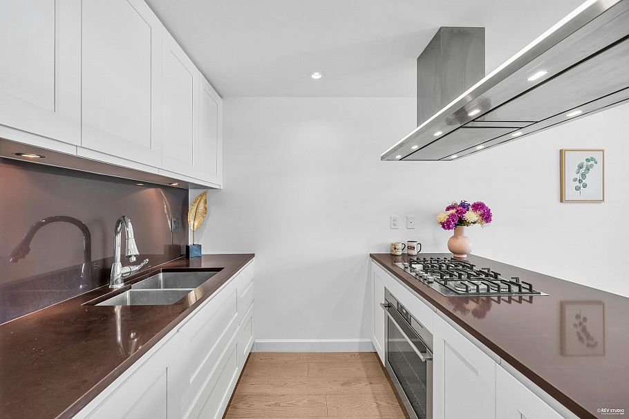 2303 3355 Binning Road Vancouver, BC - 7