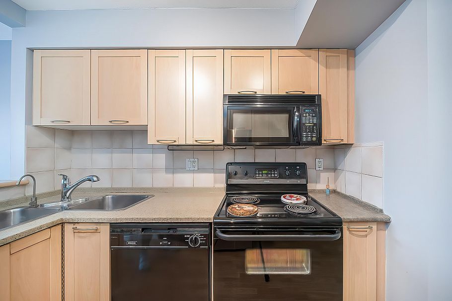 312 1503 West 65th Avenue Vancouver, BC - 7