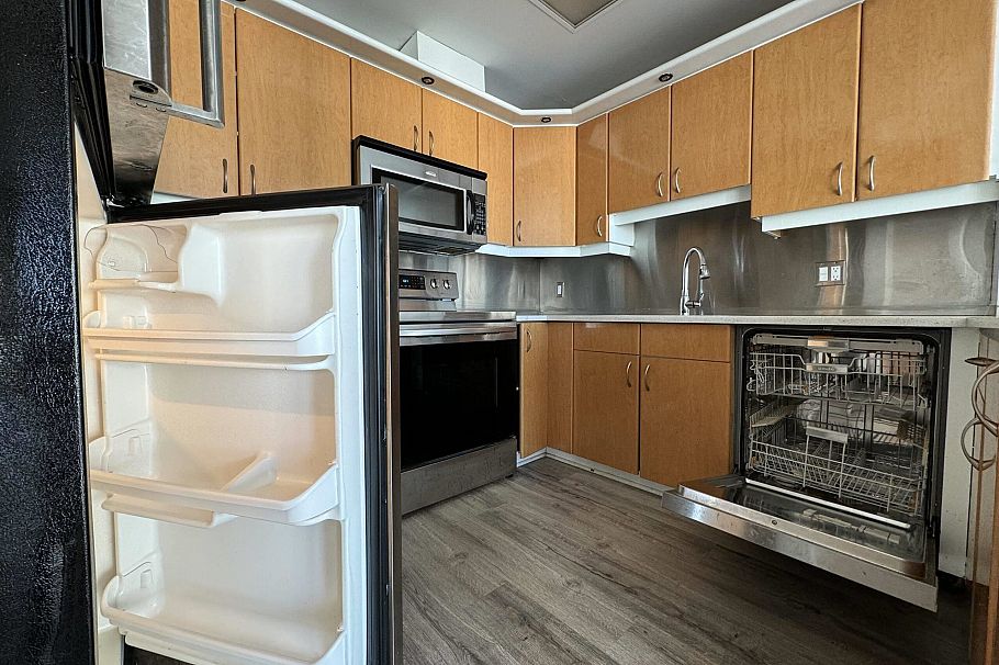 1177 PACIFIC BLVD, Vancouver BC V6Z 2R8 Vancouver, BC - 7