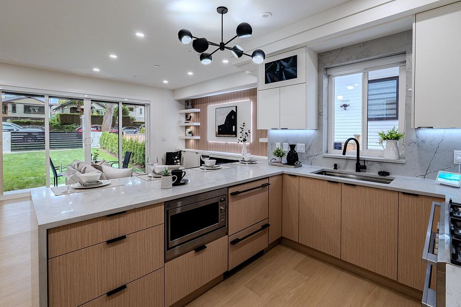 1 3576 E Pender Street Vancouver, BC - 14