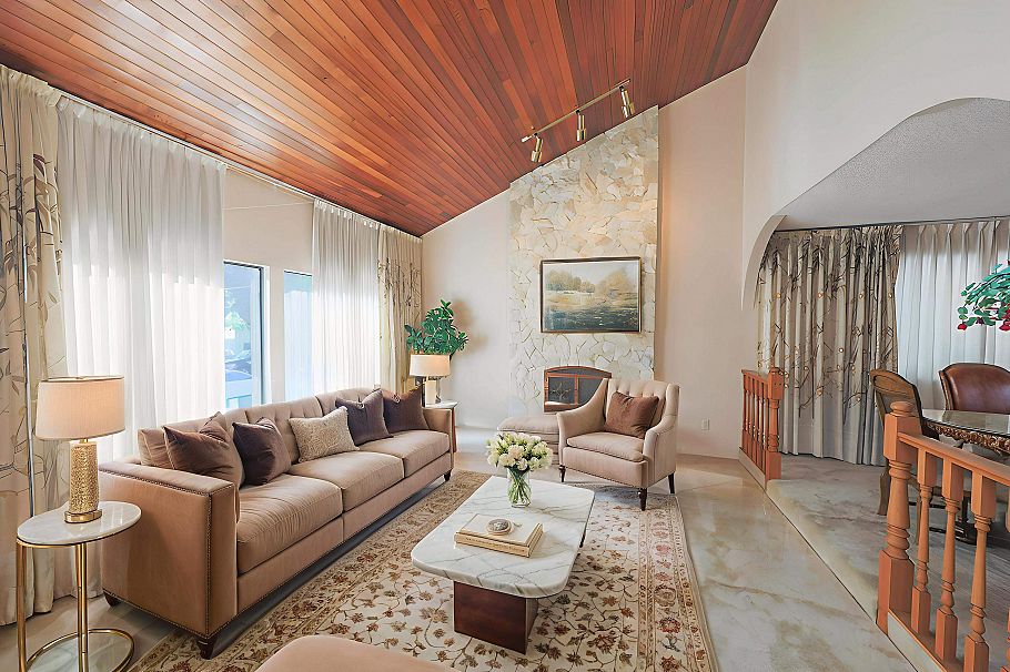 879 W 62nd Avenue Vancouver, BC - 1