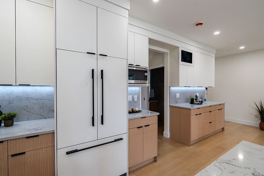 2 3576 E Pender Street Vancouver, BC - 15