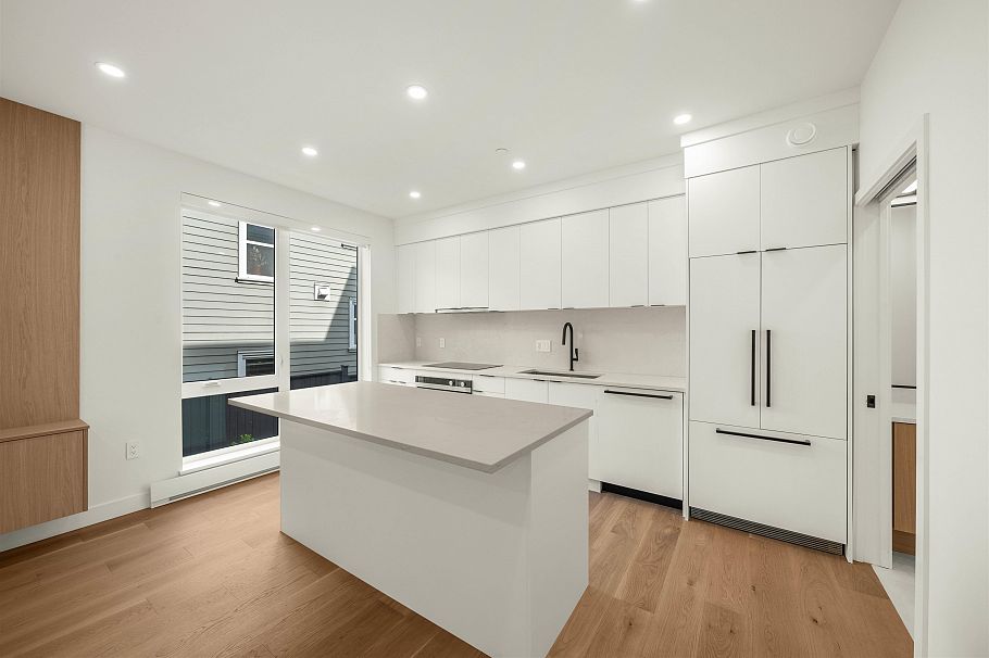 1904 E 8th Avenue Vancouver, BC - 10