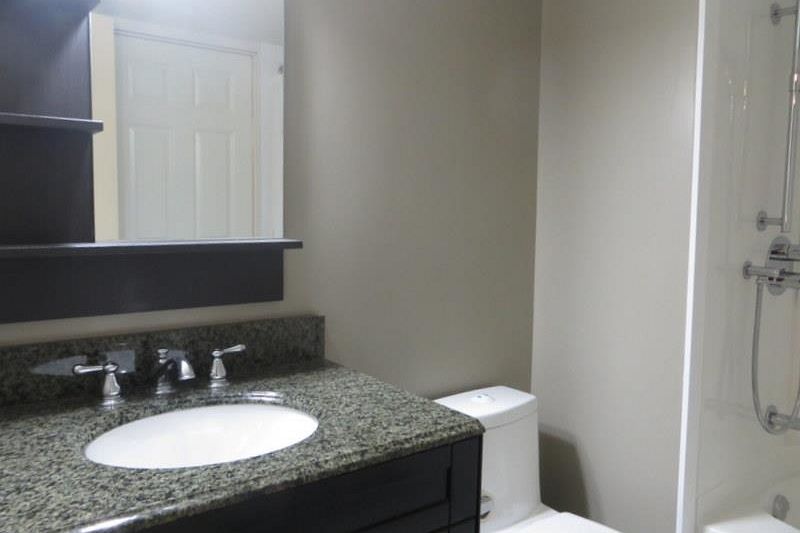 203 4323 Gallant Avenue North Vancouver, BC - 17