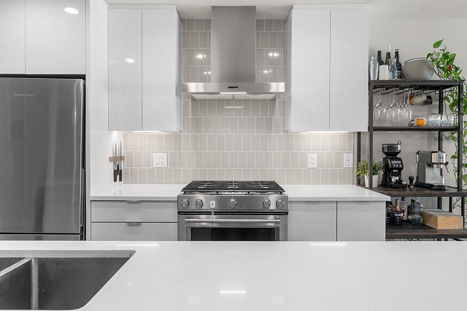 302 1496 Charlotte Road North Vancouver, BC - 14