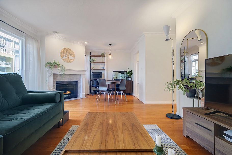 301 1868 E 11th Avenue Vancouver, BC - 1