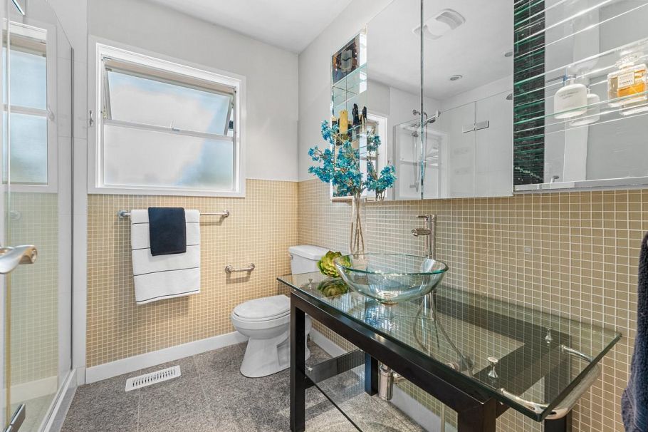 5670 Kullahun Drive Vancouver, BC - 11