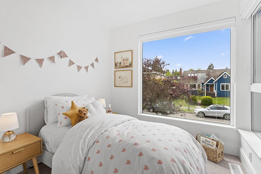 555 W 26th Avenue Vancouver, BC - 26