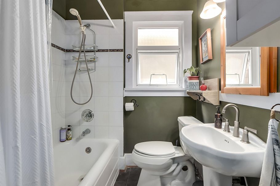 4529 W 8th Avenue Vancouver, BC - 16