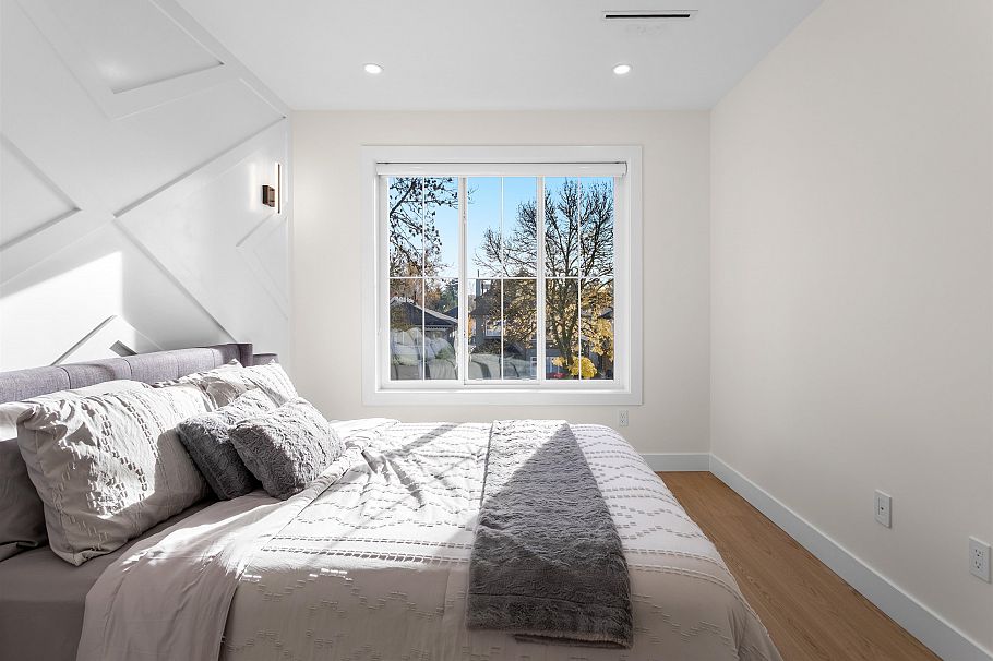 2 3429 Napier Street Vancouver, BC - 11