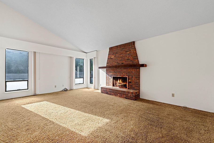 1006 Hendecourt Road North Vancouver, BC - 11