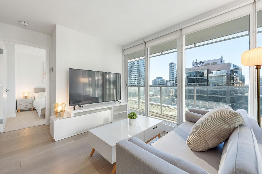 2006 777 Richards Street Vancouver, BC - 1