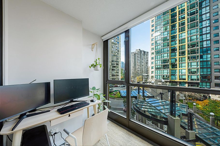 306 1331 Alberni Street Vancouver, BC - 17