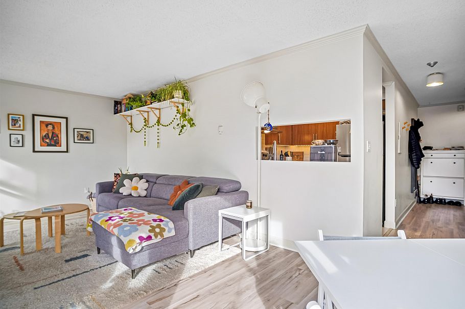 205 235 W 4th Street North Vancouver, BC - 5