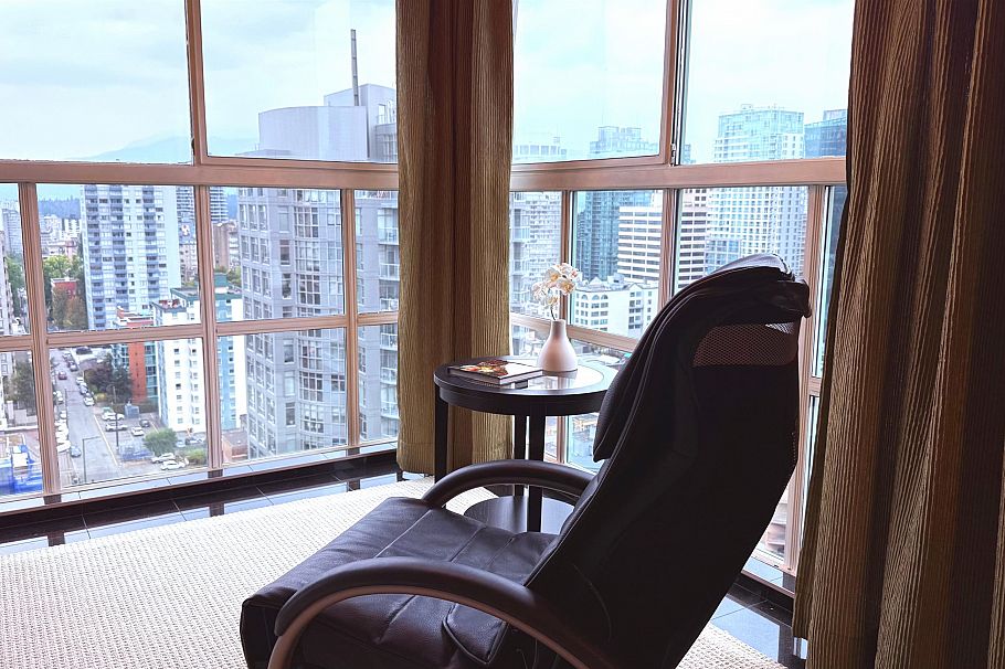 2201 909 Burrard Street Vancouver, BC - 11