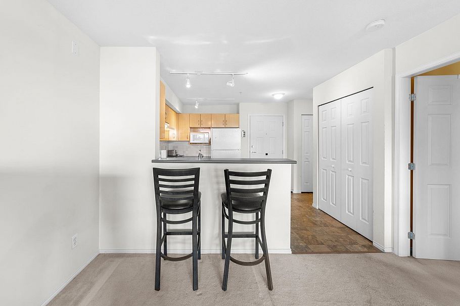 405 305 Lonsdale Avenue North Vancouver, BC - 17