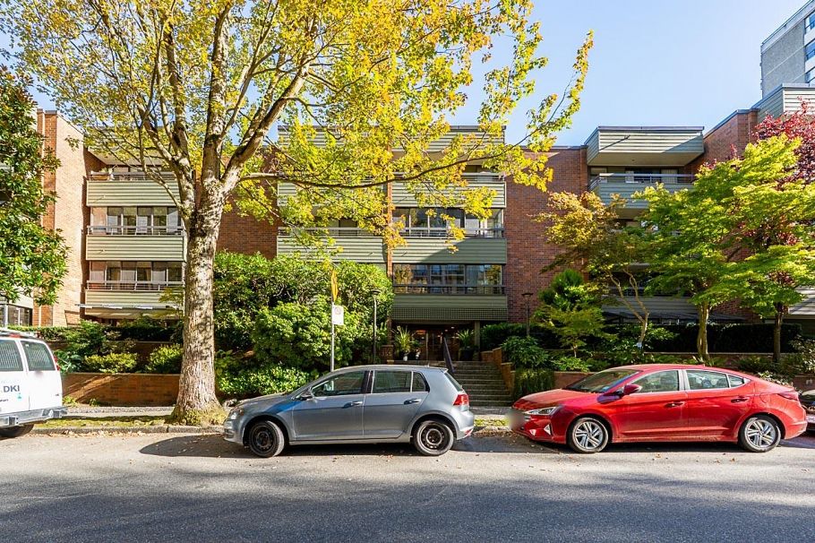 208 1355 Harwood Street Vancouver, BC - 2