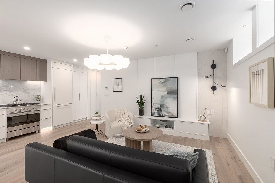 1143 W 33rd Avenue Vancouver, BC - 5