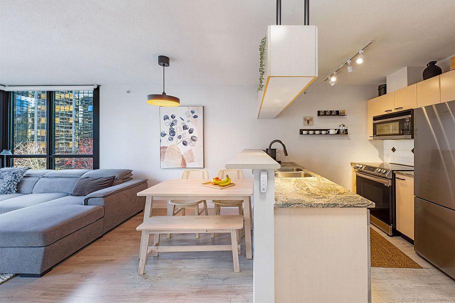 306 1331 Alberni Street Vancouver, BC - 7