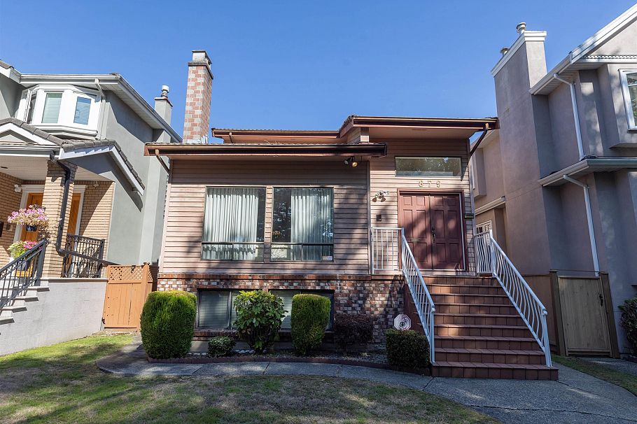 879 W 62nd Avenue Vancouver, BC - 36