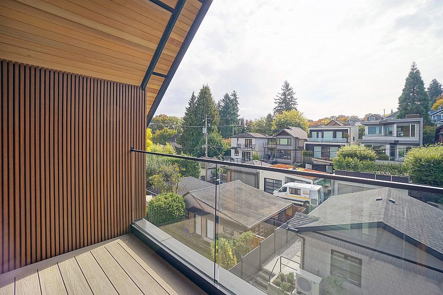 2 3460 W 14th Avenue Vancouver, BC - 30