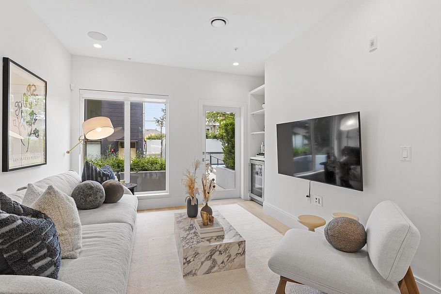 555 W 26th Avenue Vancouver, BC - 17