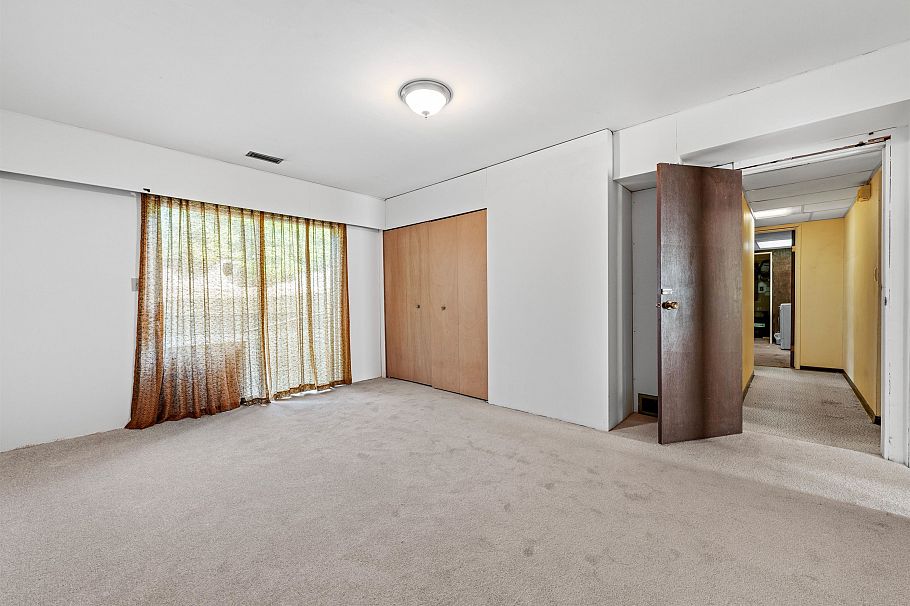 1006 Hendecourt Road North Vancouver, BC - 27