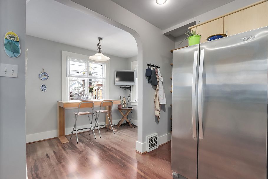 4529 W 8th Avenue Vancouver, BC - 9