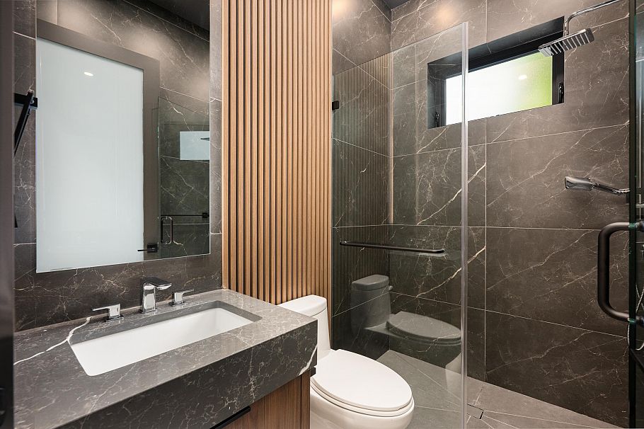 2 3466 Franklin Street Vancouver, BC - 16