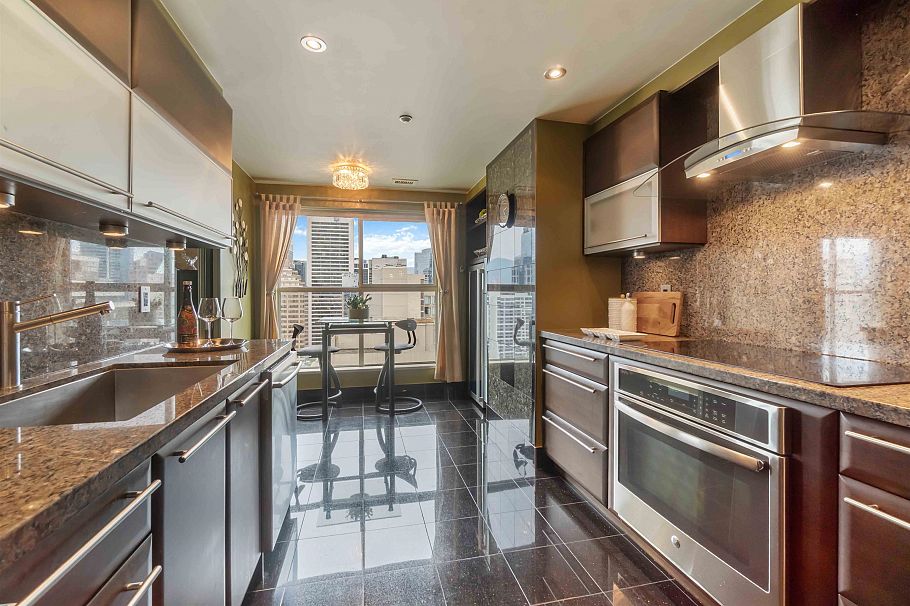 2201 909 Burrard Street Vancouver, BC - 13