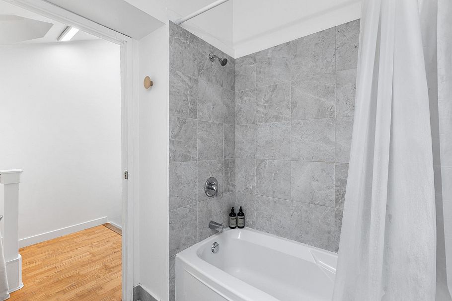 212 1045 W 8th Avenue Vancouver, BC - 19