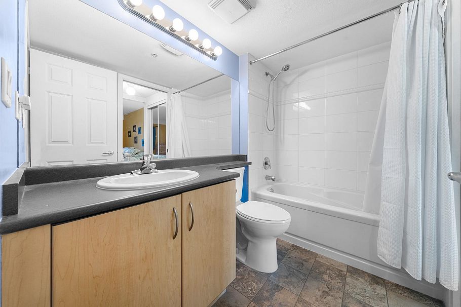 405 305 Lonsdale Avenue North Vancouver, BC - 24