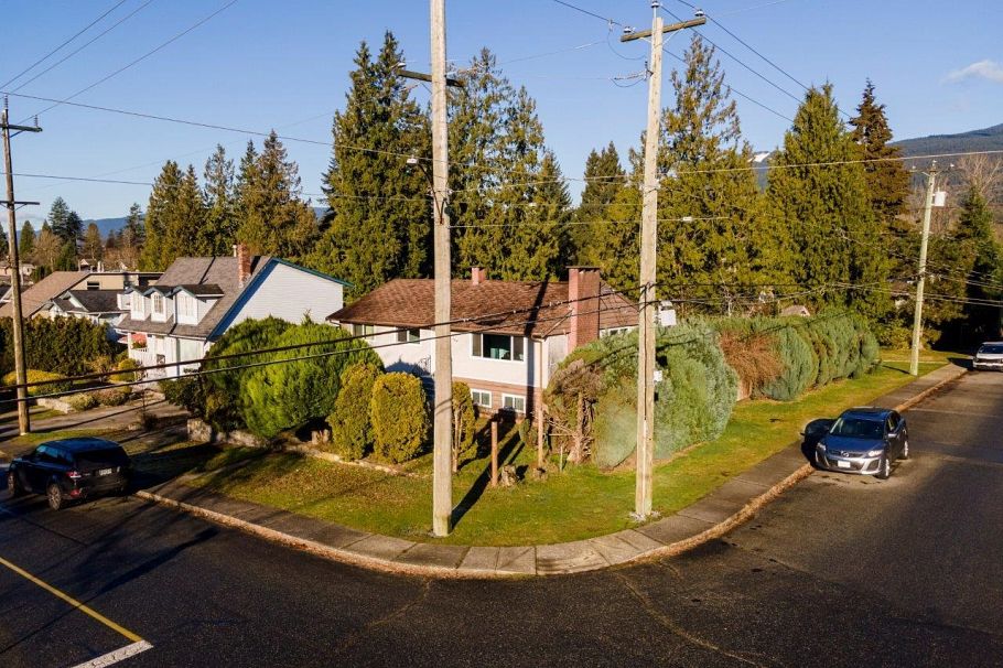 780 E 16th Street North Vancouver, BC - 8