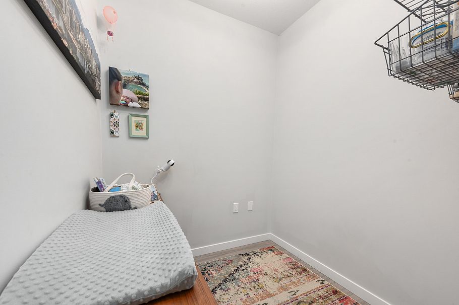 311 2651 Library Lane North Vancouver, BC - 19