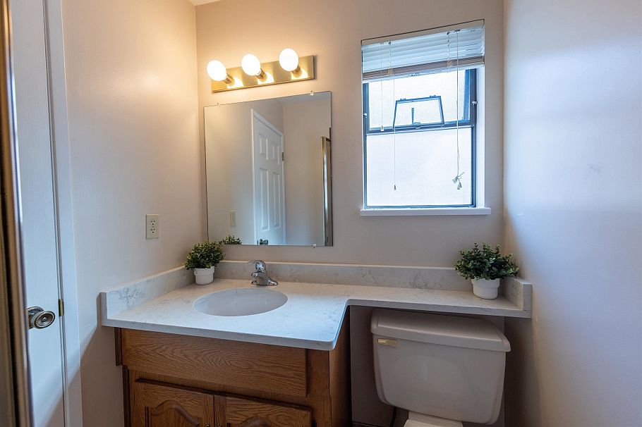 879 W 62nd Avenue Vancouver, BC - 30