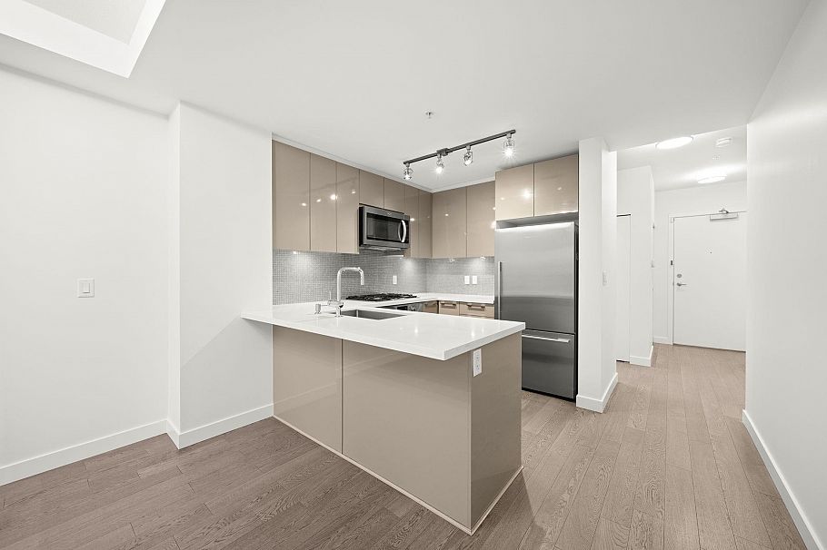 102 10177 River Drive Richmond, BC - 14