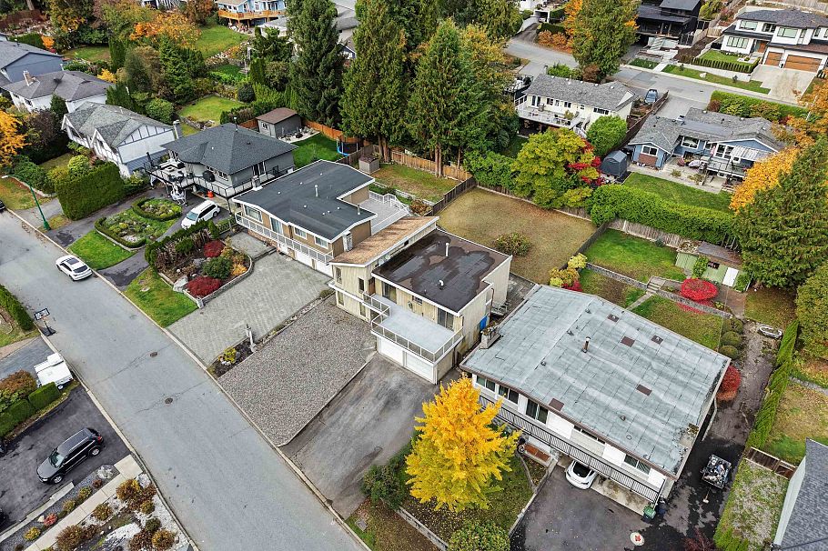 1006 Hendecourt Road North Vancouver, BC - 34