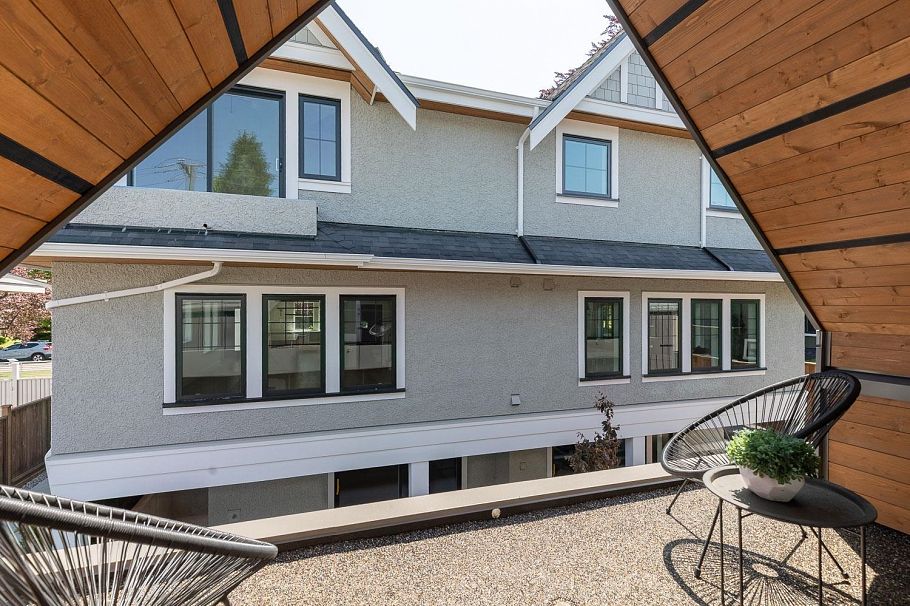 1135 W 33rd Avenue Vancouver, BC - 18