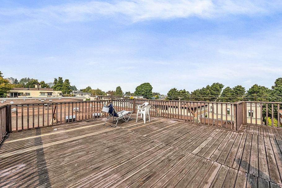 207 2025 W 2nd Avenue Vancouver, BC - 20