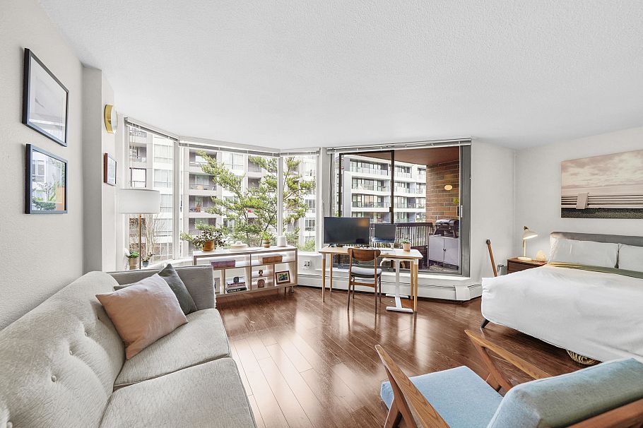 411 1333 Hornby Street Vancouver, BC - 1