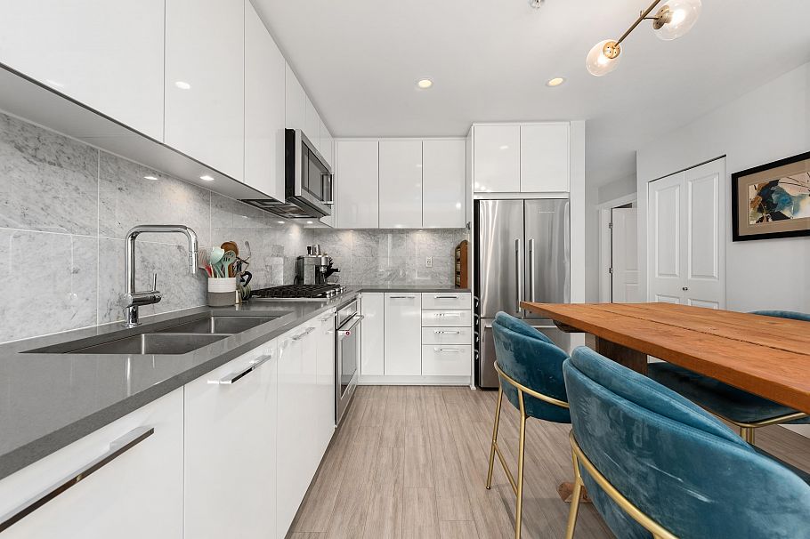 311 2651 Library Lane North Vancouver, BC - 12