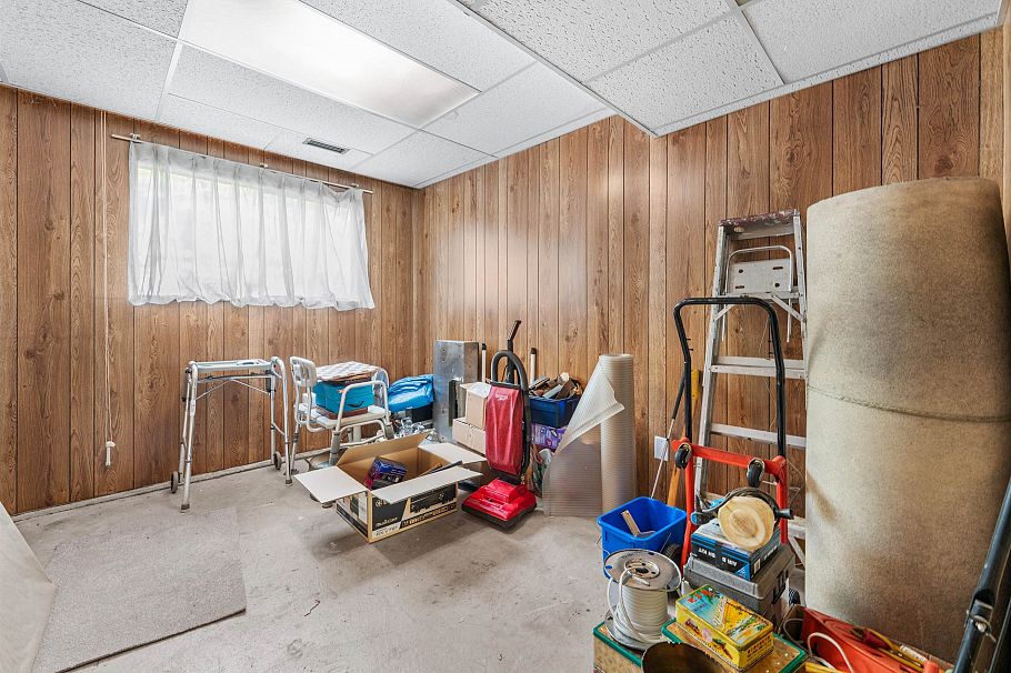 1006 Hendecourt Road North Vancouver, BC - 28