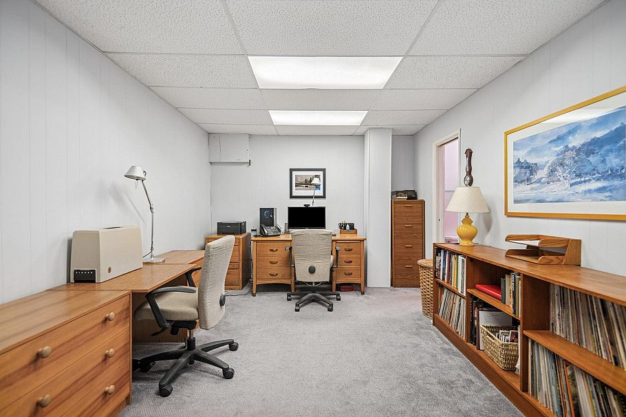 1089 Kilmer Road North Vancouver, BC - 27