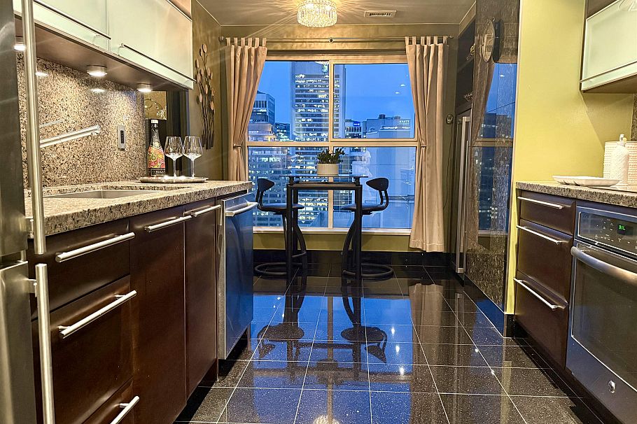 2201 909 Burrard Street Vancouver, BC - 15