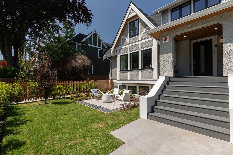 1141 W 33rd Avenue Vancouver, BC - 34