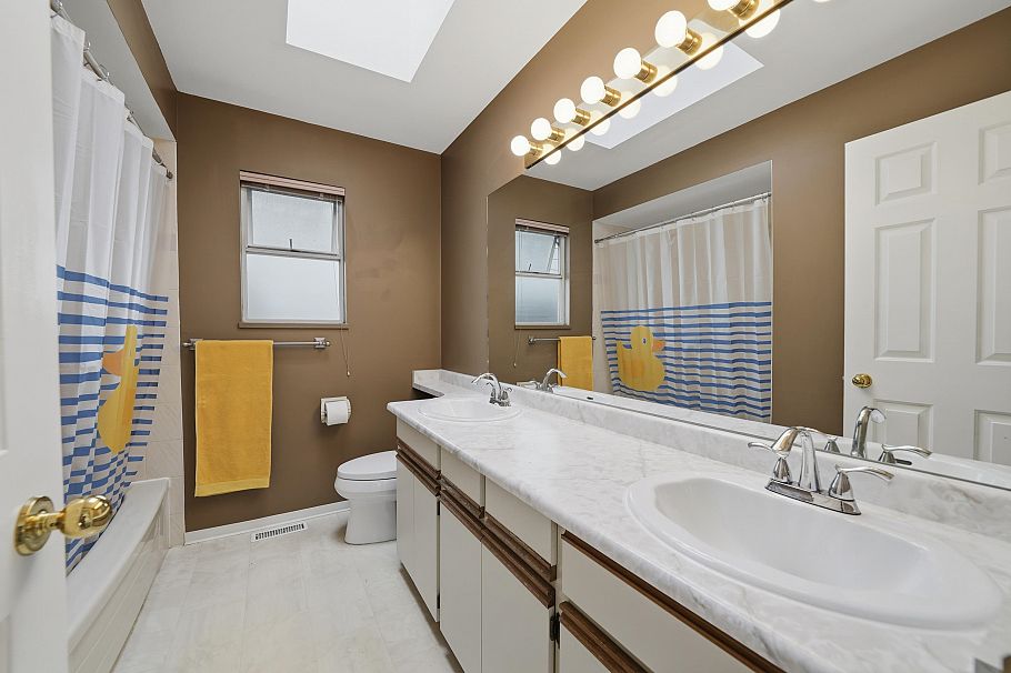 2915 Charles Street Vancouver, BC - 27