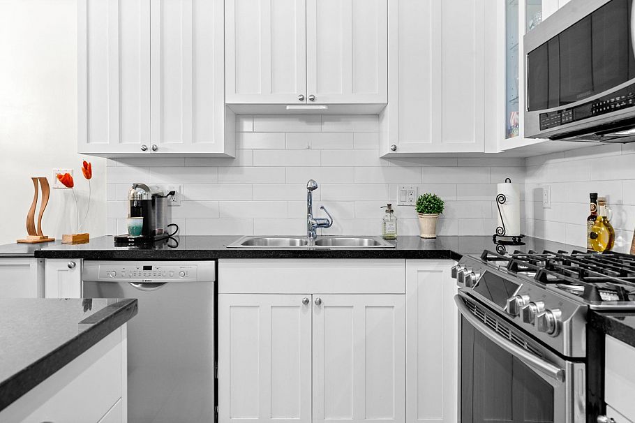 314 170 W 1st Street North Vancouver, BC - 9